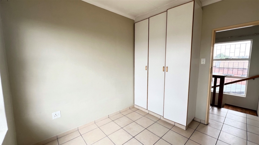 2 Bedroom Property for Sale in Langenhovenpark Free State